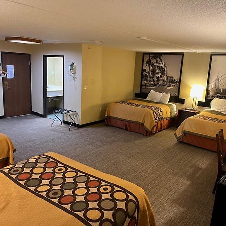 Super 8 By Wyndham Wichita North Hotel Eksteriør billede