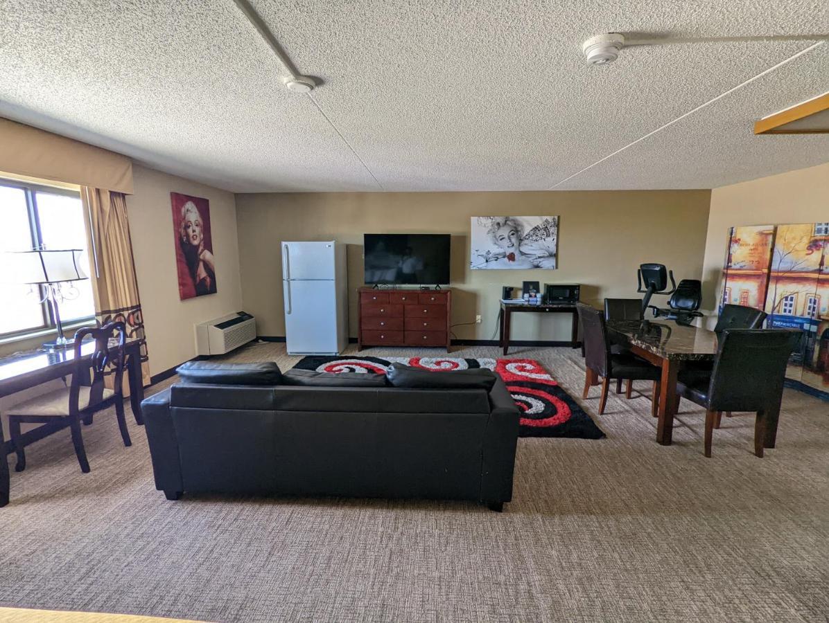 Super 8 By Wyndham Wichita North Hotel Eksteriør billede
