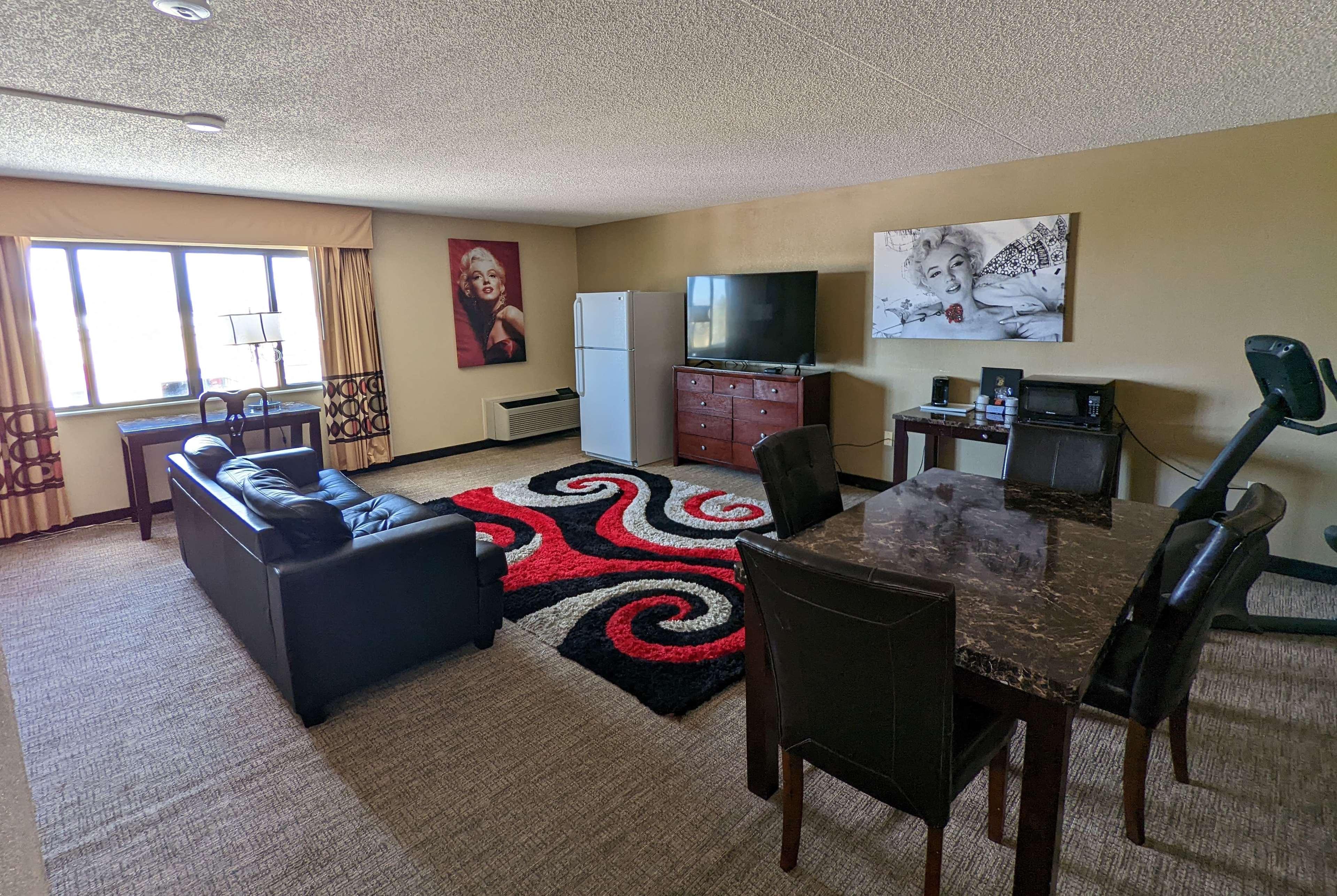 Super 8 By Wyndham Wichita North Hotel Eksteriør billede