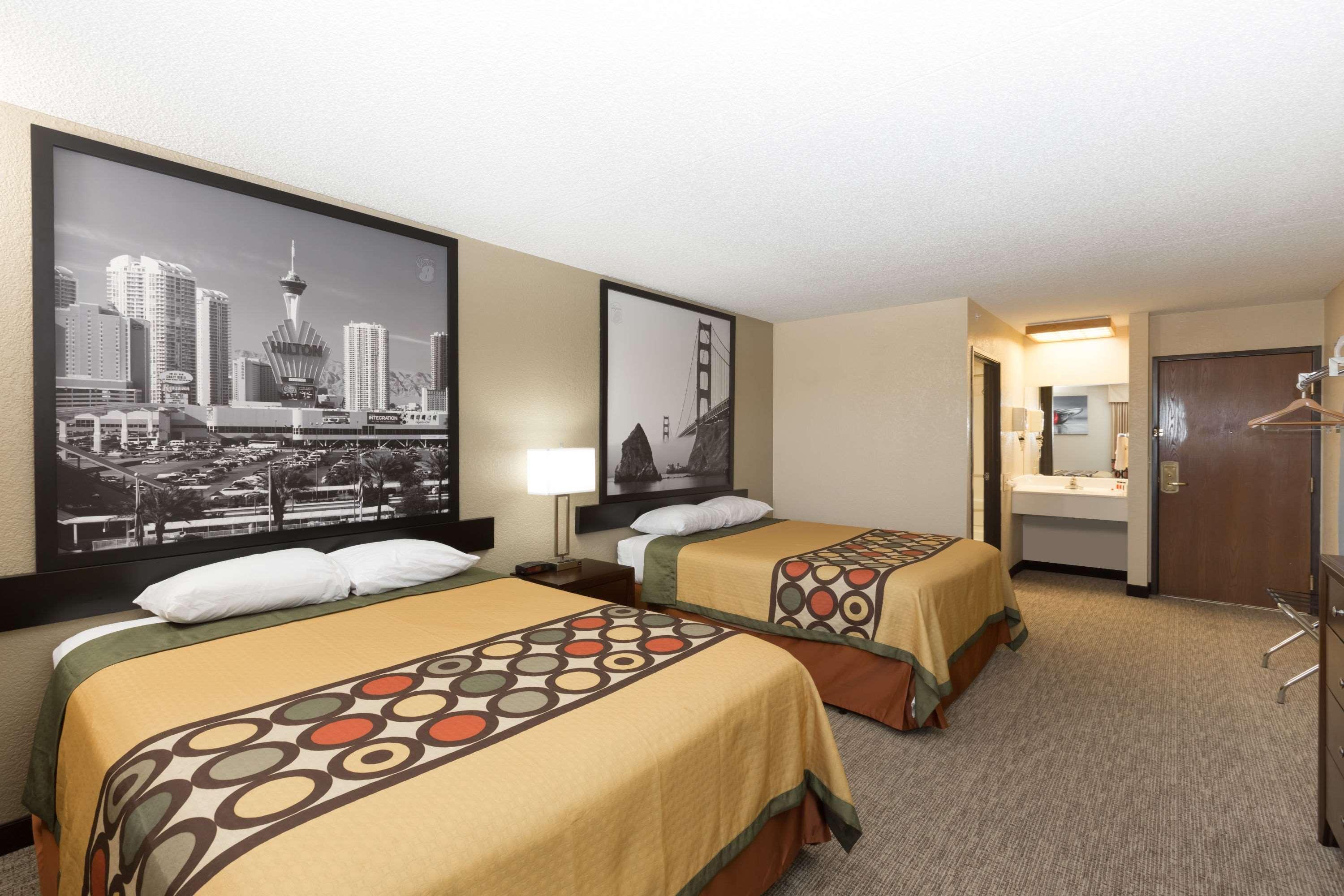 Super 8 By Wyndham Wichita North Hotel Eksteriør billede