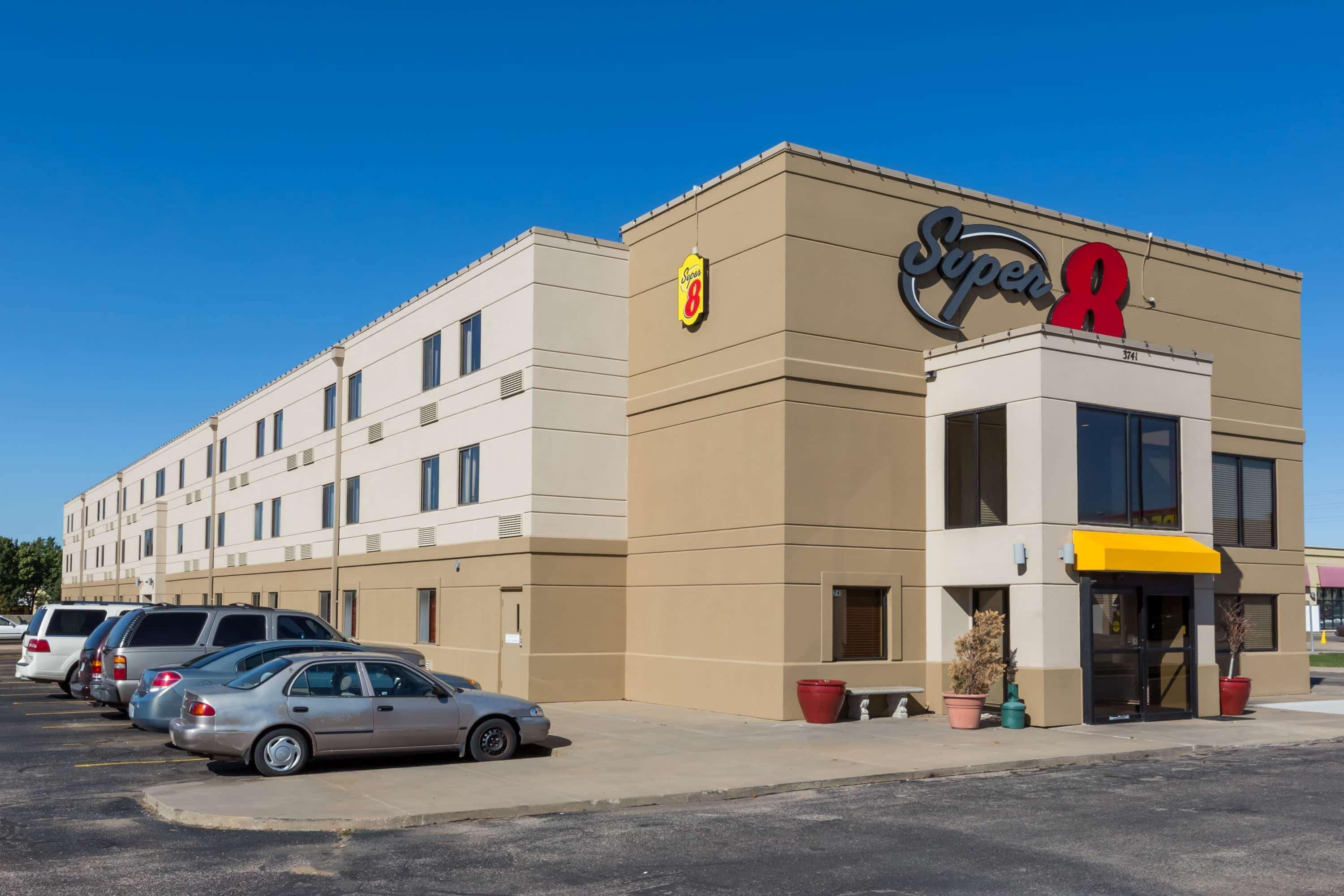 Super 8 By Wyndham Wichita North Hotel Eksteriør billede