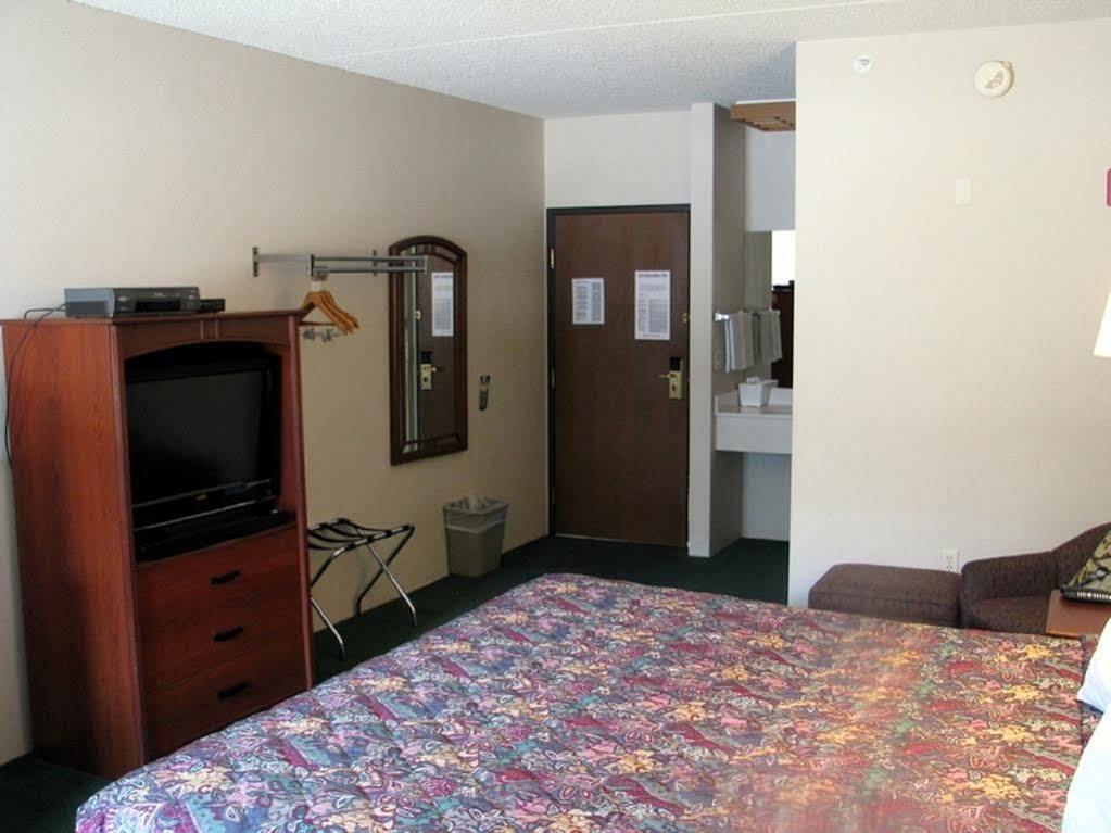 Super 8 By Wyndham Wichita North Hotel Eksteriør billede